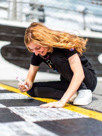 Doriane Pin signe le macadam du fameux circuit américain de Daytona 2