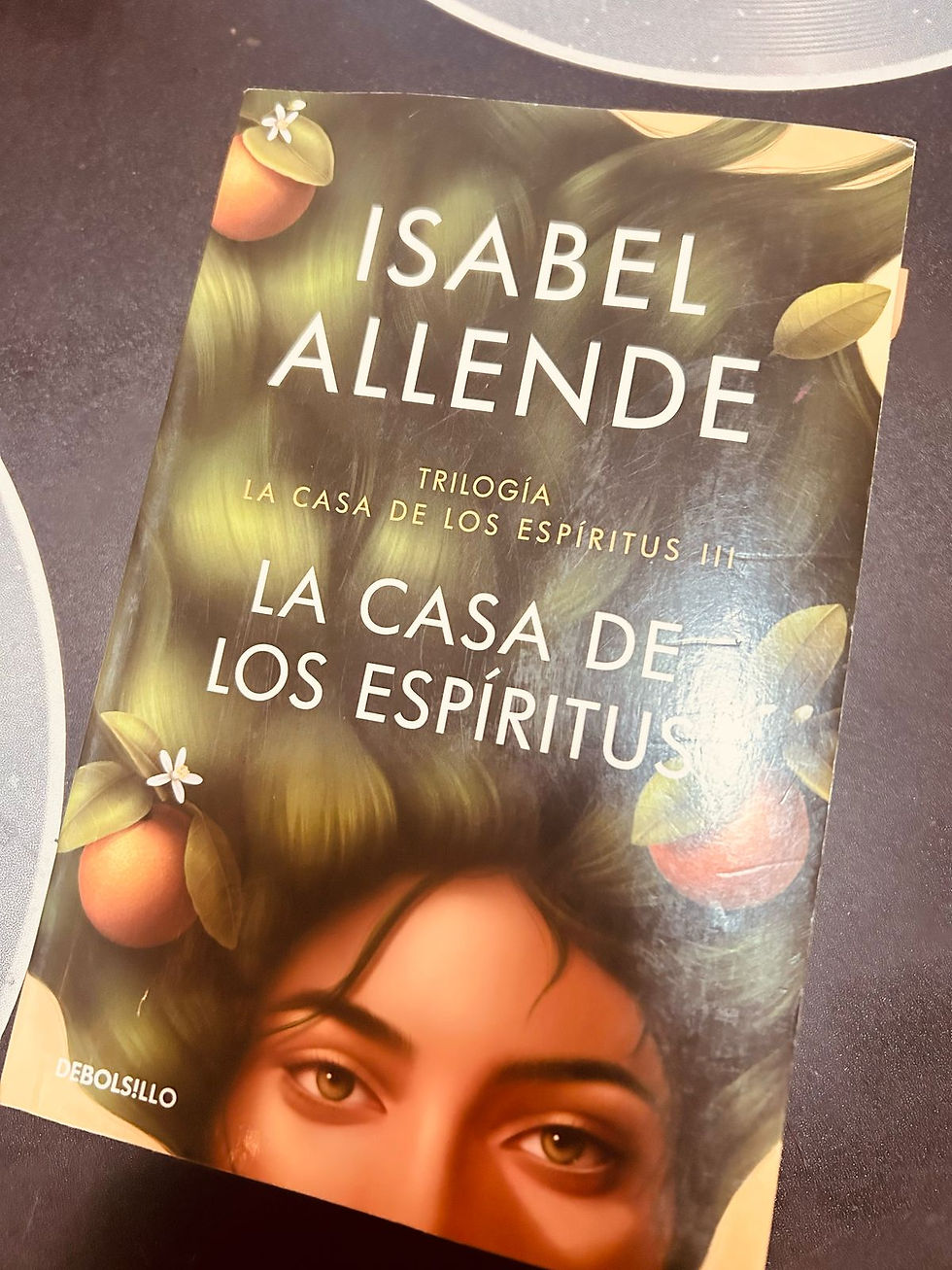 "LA CASA DE LOS ESPÍRITUS" edición DEBOLSILLO