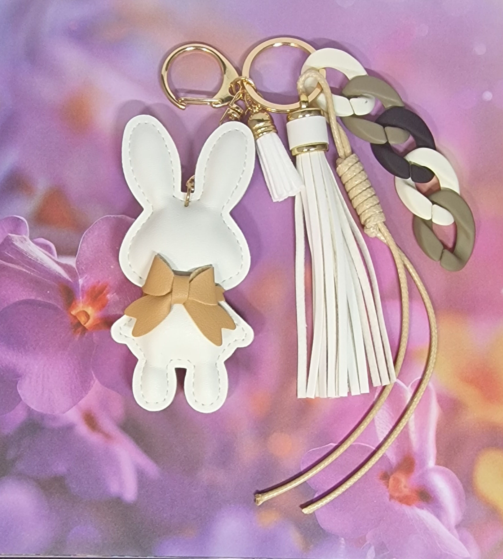 Bijou de sac croissant lapin blanc