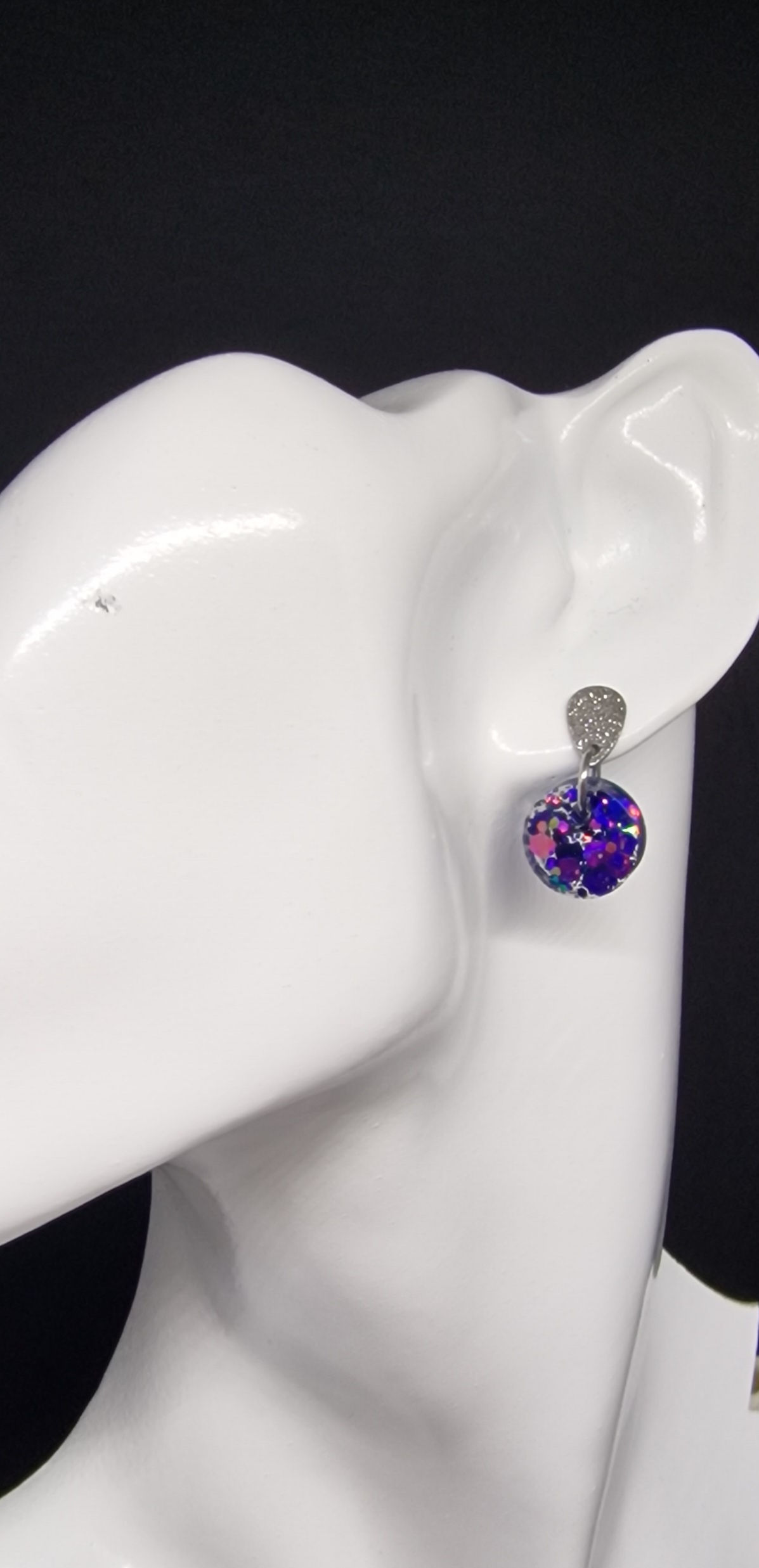 Boucles d'oreilles pastilles violettes irisées