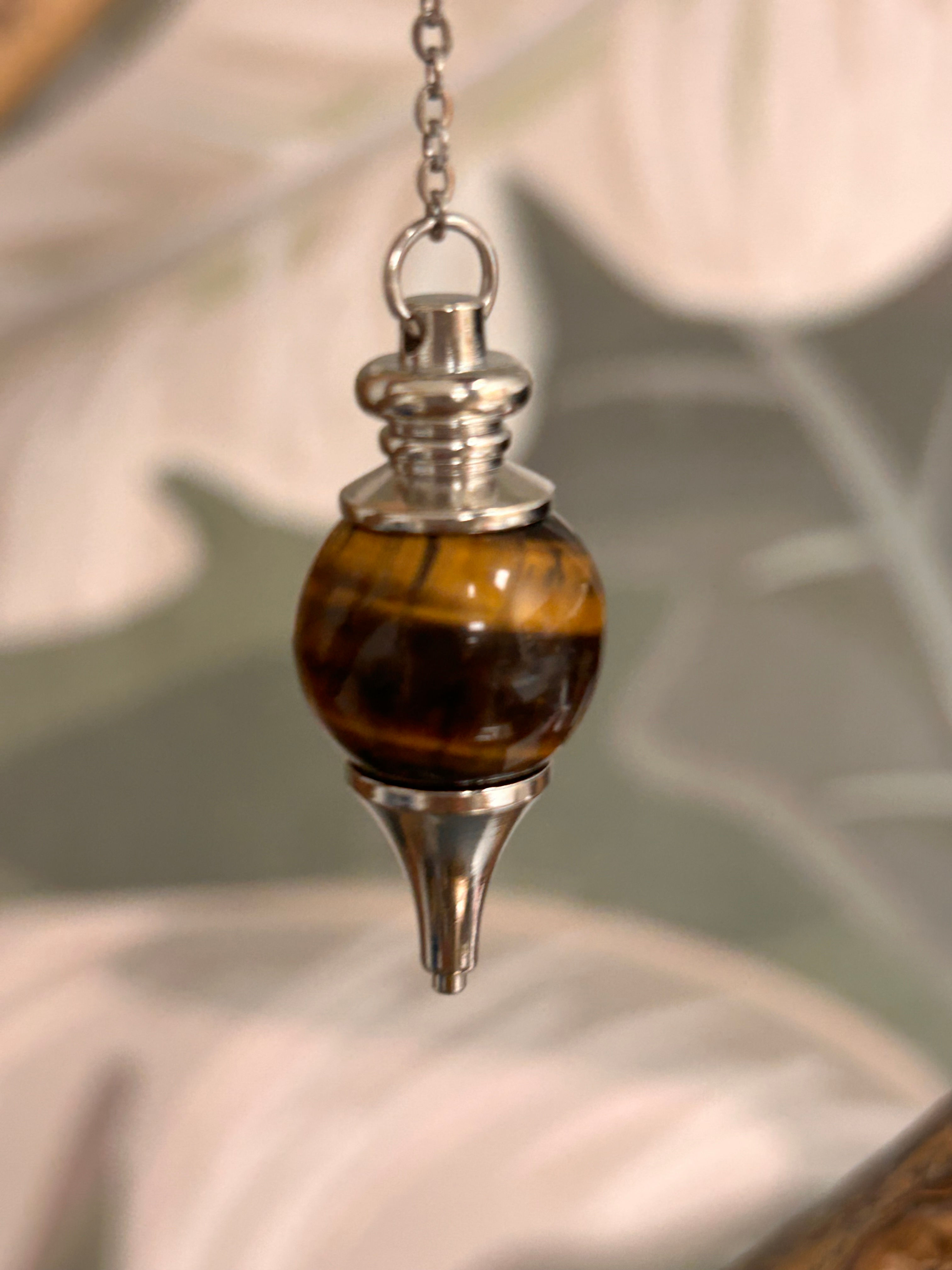 Pendule sphère en œil de tigre – 4 cm