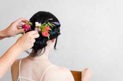 Haare und Make-up für Simone