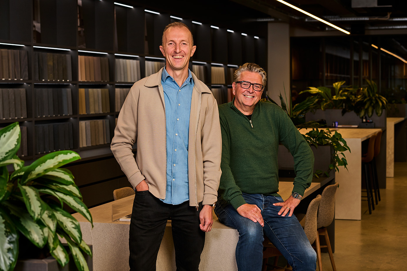 Michiel Schouten en Patrick Leering, de nieuwe en de vorige directeur van DecoLegno