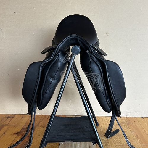 Thumbnail: 17" Monoflap Dressage Black Cavaletti