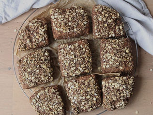 Glutenfreie Mehrkornbrötchen mit Saaten