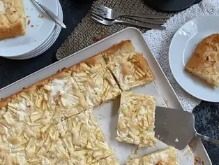 Glutenfreier versunkener Apfelkuchen