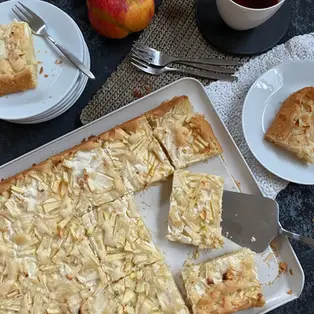 Glutenfreier versunkener Apfelkuchen