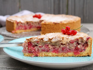 Glutenfreier Johannisbeerkuchen mit Nuss-Baiser