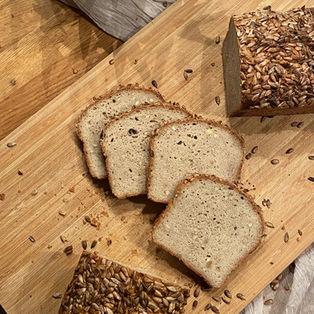Glutenfreies helles Sonnenblumenkernbrot