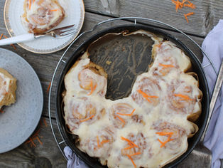Glutenfreie Carrot Cake Zimtschnecken