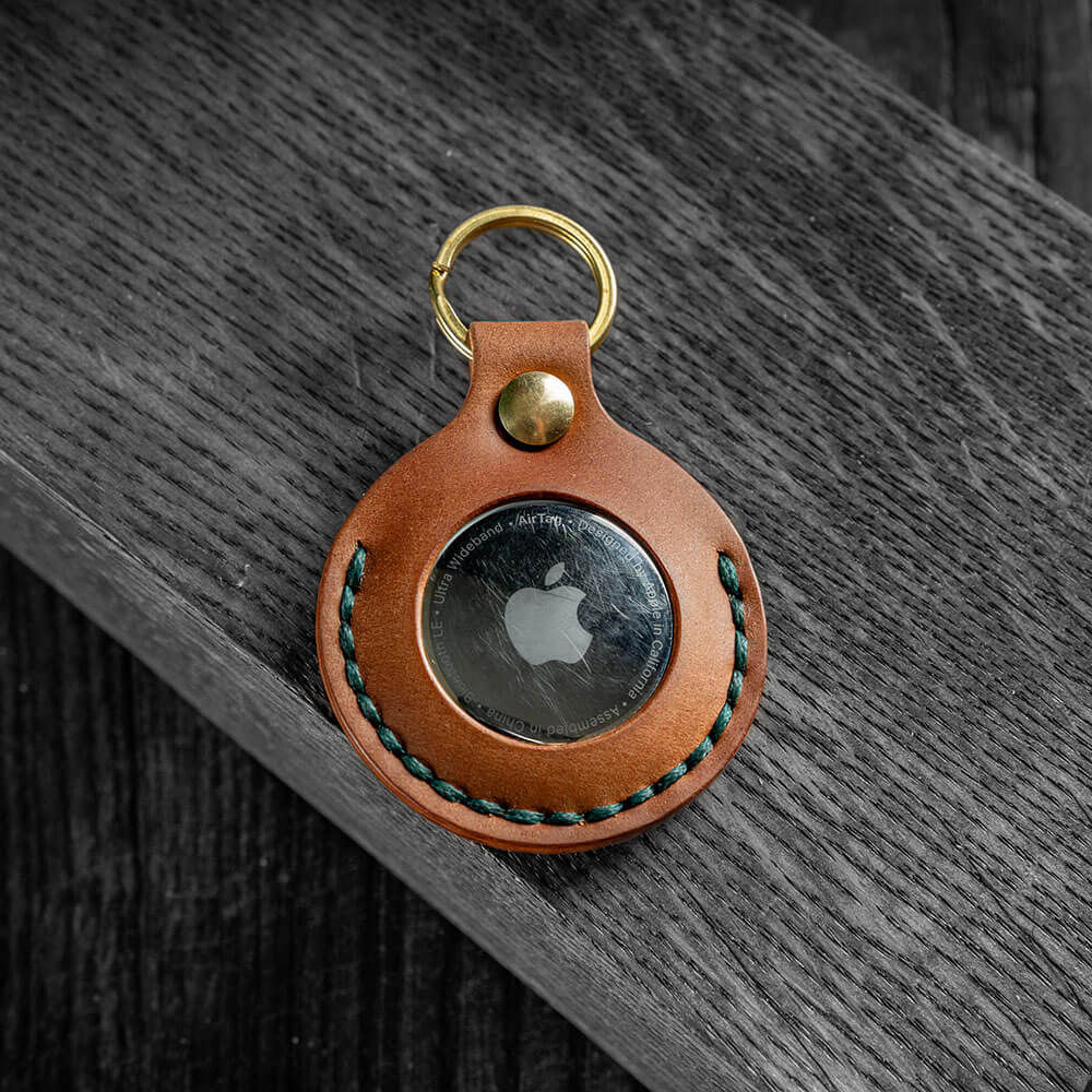 AirTag Keychain SHELL CORDOVAN