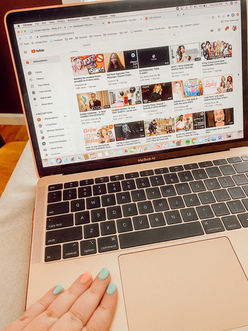 YouTubers I'm Loving Right Now