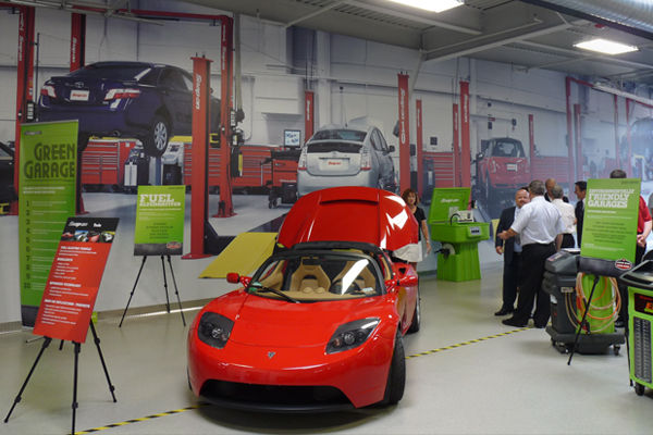 Snap-on Garage Mural