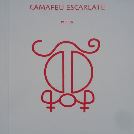 Camafeu Escarlate para Musa Rara