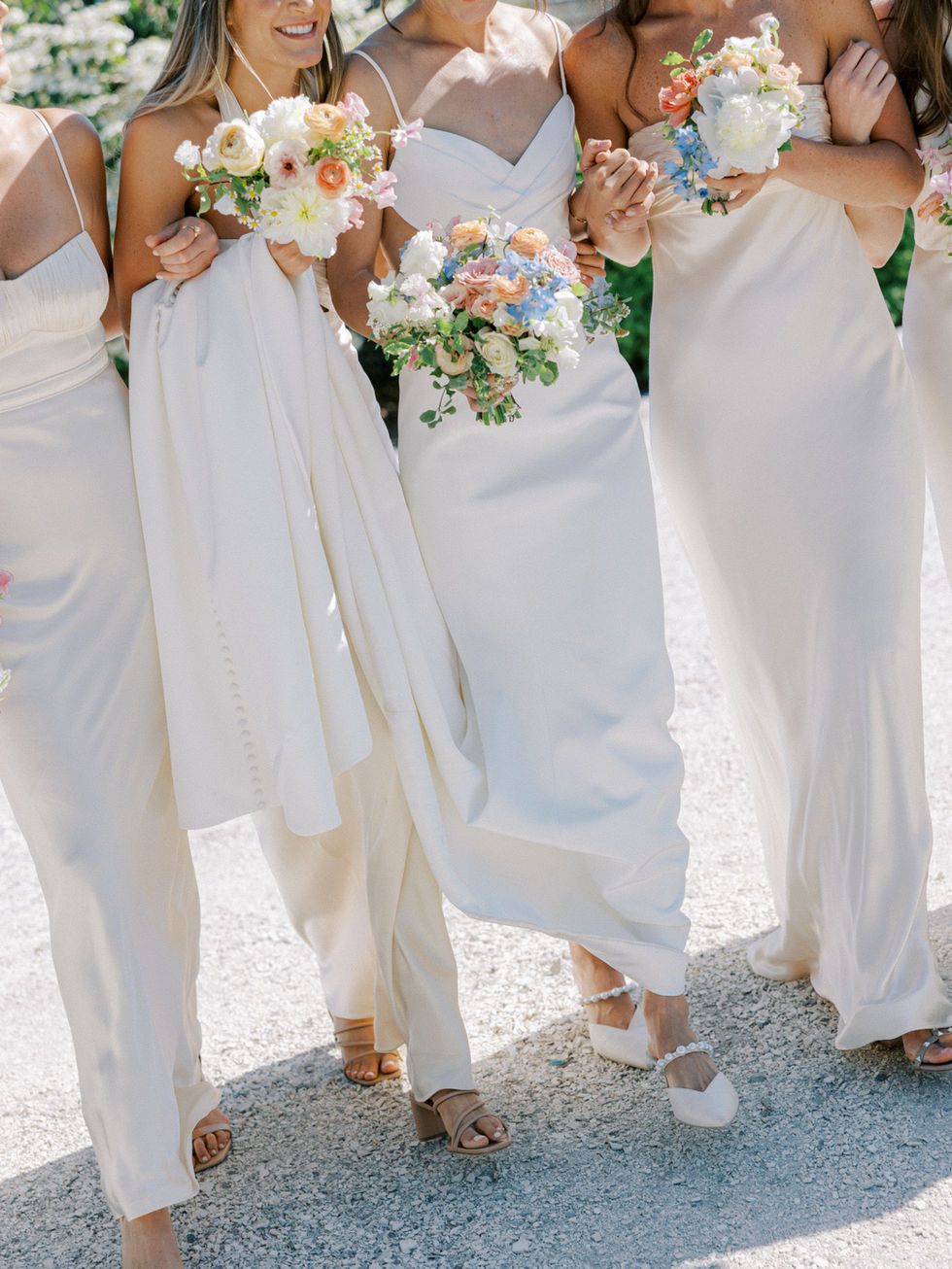 bridesmaids bouquets
