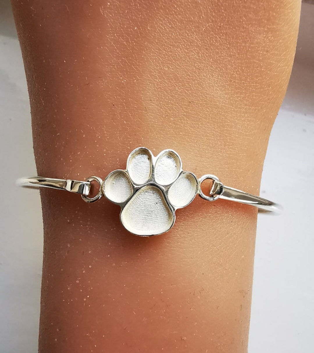 Paw Print Hook Clasp Bangle 