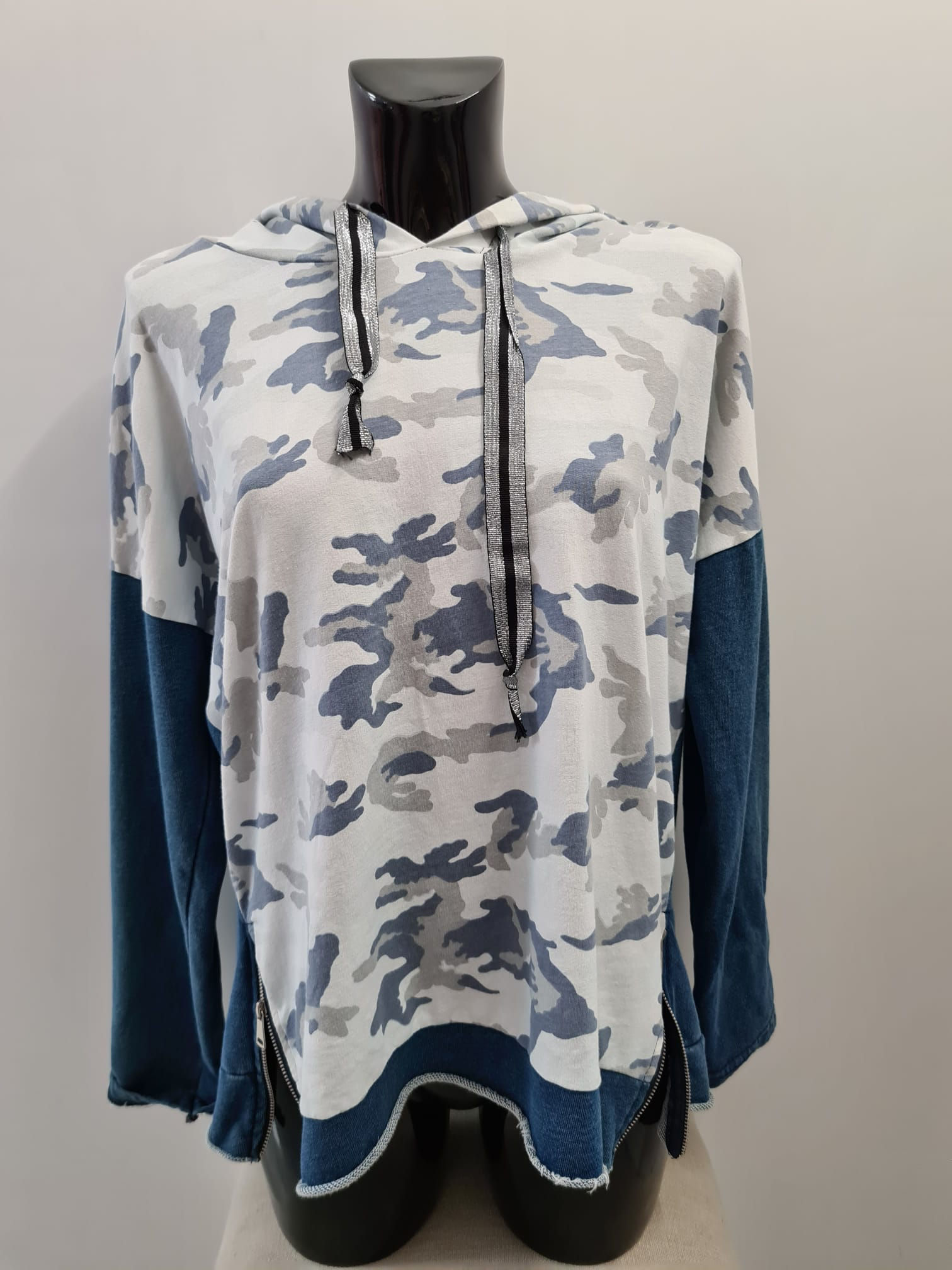 Kaputzenpullover  Militär