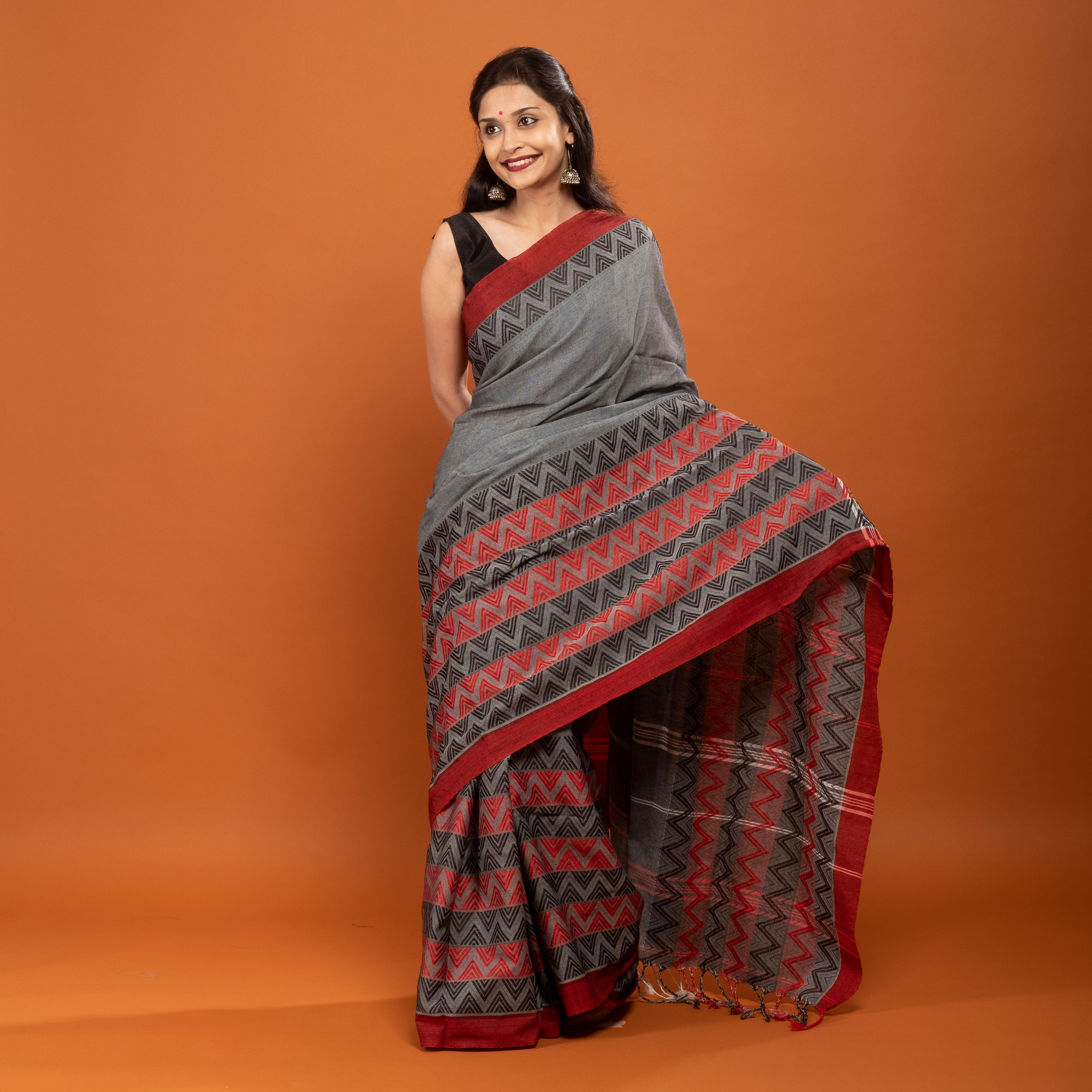 Aaruna Handloom Khadi Cotton Saree (Grey & Red)