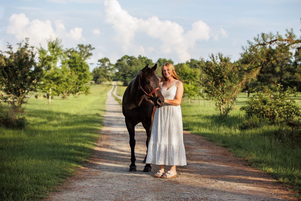 GA 4-H member poses with her quarter horse in a horse and rider portrait