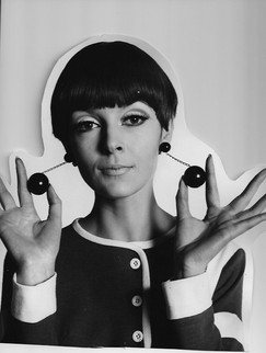 Linda Carless Lipstick shoot 1968.jpeg