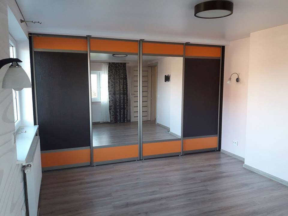 Sliding door 4