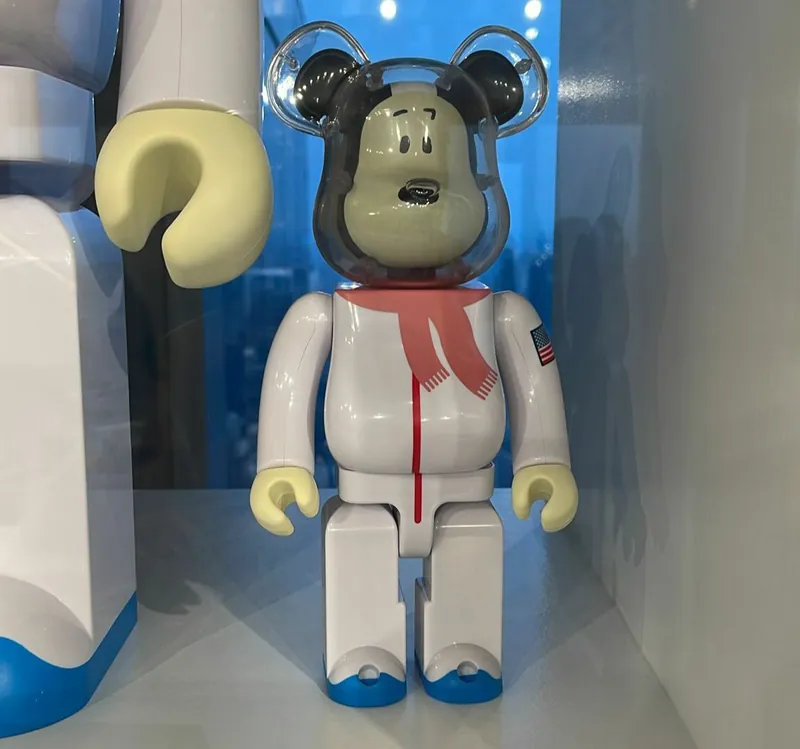 Thumbnail: 100%+400% BE@RBRICK WWT3 BANGKOK THAILAND (Astronaut Snoopy)