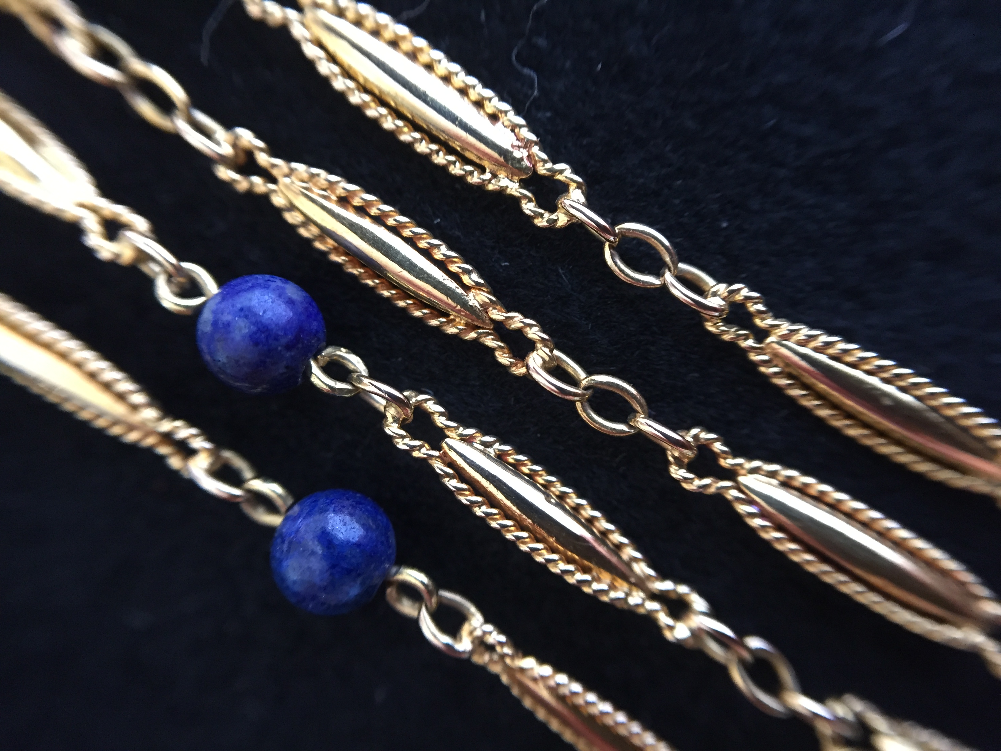 Necklace 380€