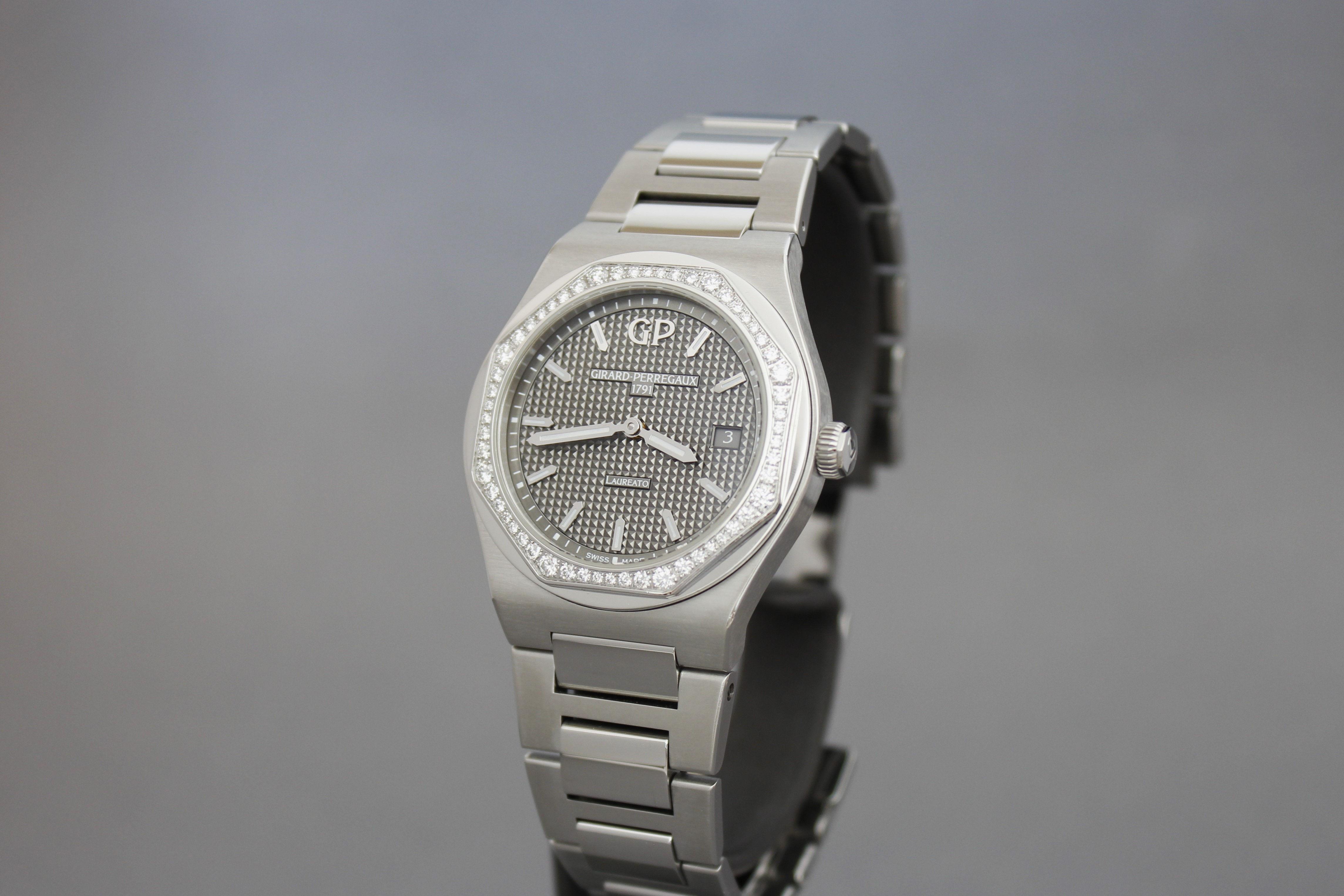 Girard-Perregaux Laureato
