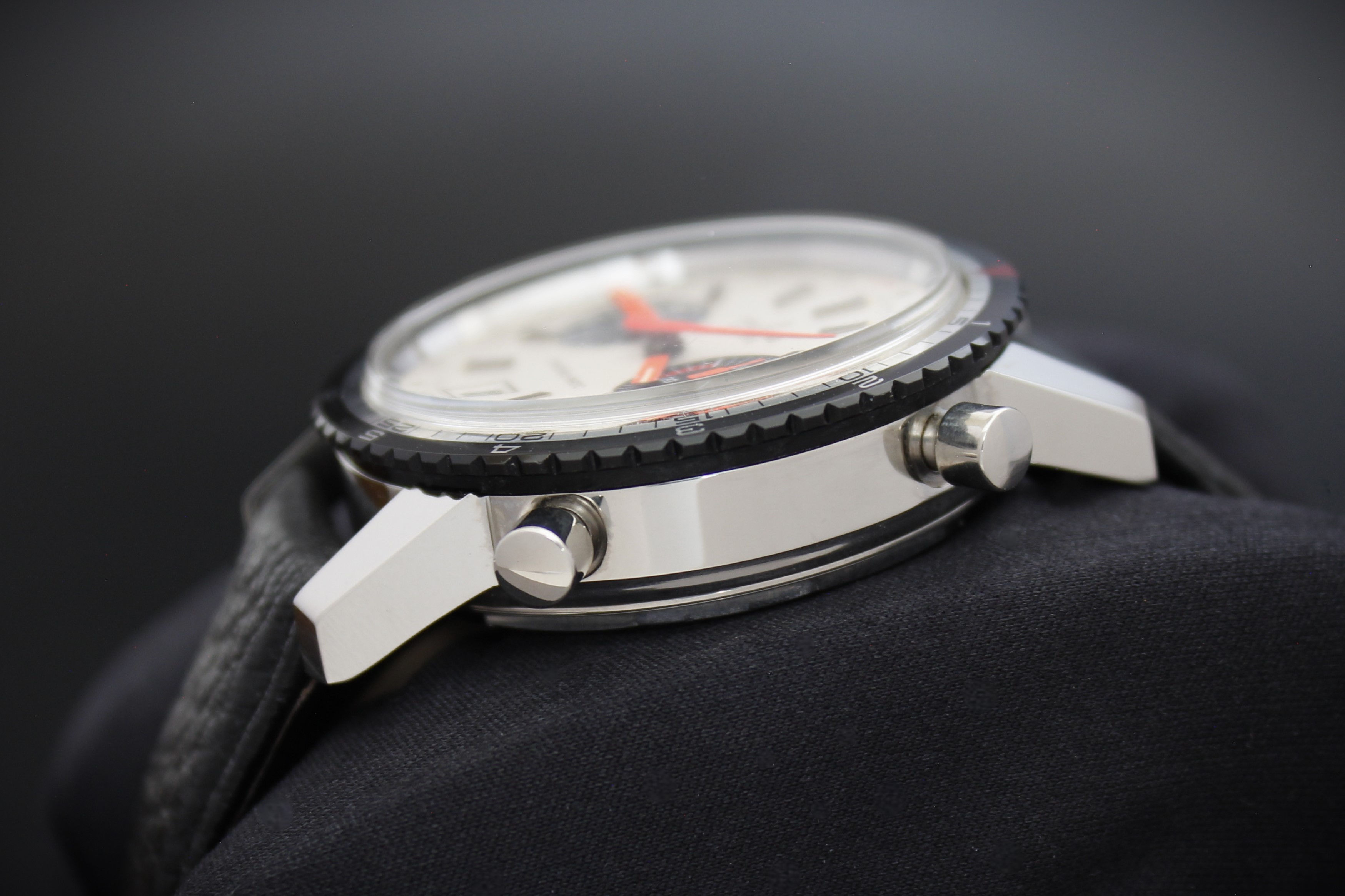 Vintage Breitling 2110 Chrono-Matic