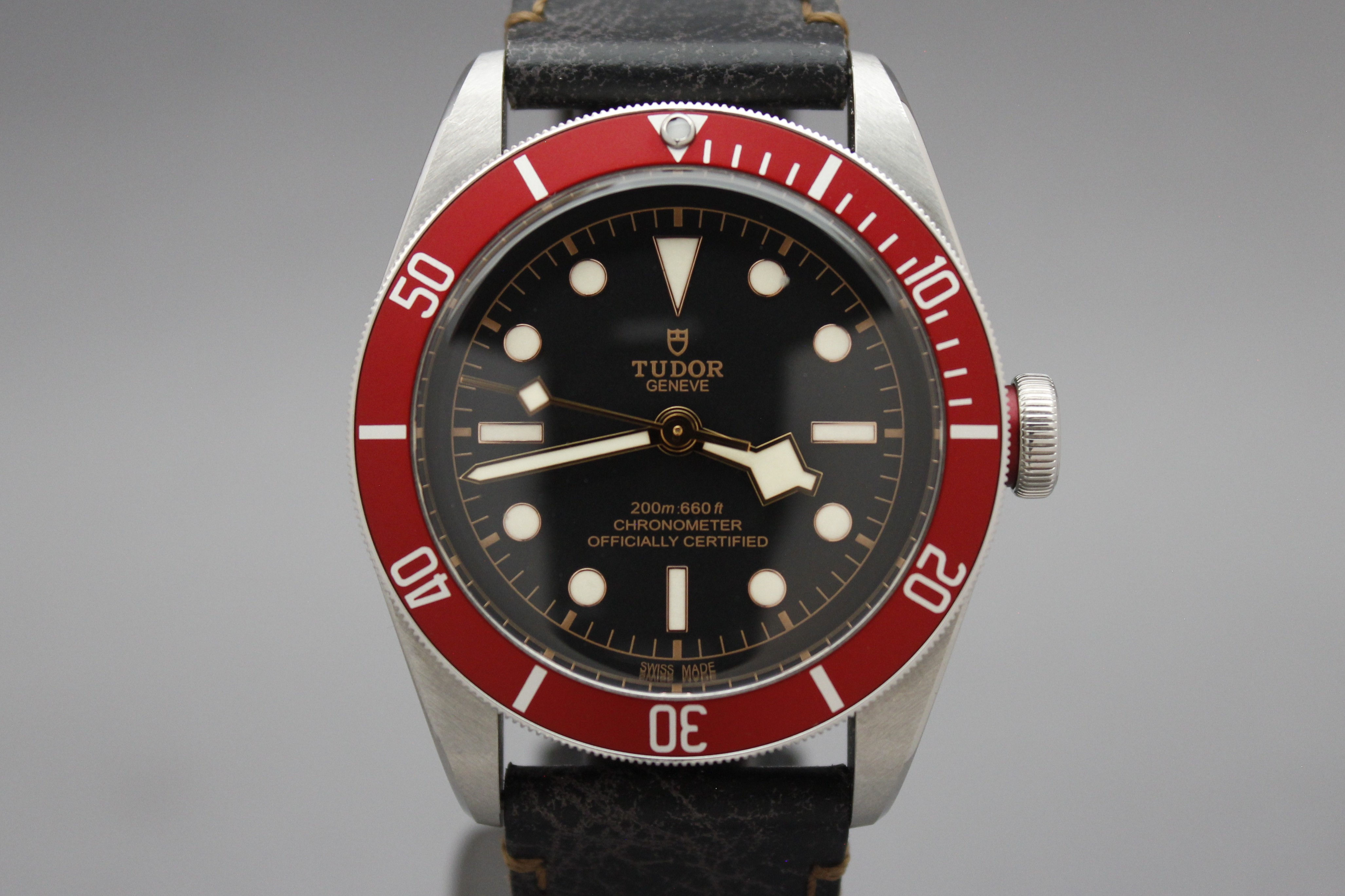 Tudor Black Bay Heritage Burgundy