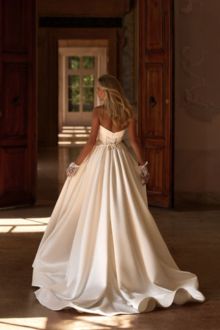 Brides Showroom, Bride,Braut, Brautkleider,Hochzeit,
Hochzeitskleid, Wedding,Wedding dress,Graz,Wien,Bridal,Austria,Österreich