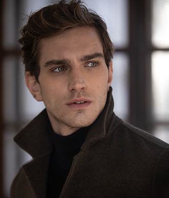Natürliches Männer-Make-up für Editorial-Shooting mit Giorgio Armani, Teint korrigiert und Unreinheiten kaschiert.