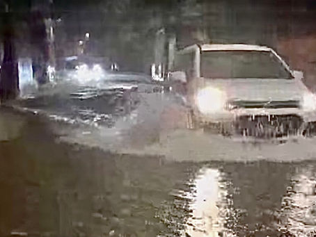 Temporal transforma ruas do Parque Mambucaba em rios na noite de terça-feira