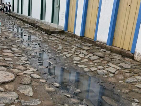 Paraty: patrimônio histórico convive com esgoto, mau cheiro e abandono