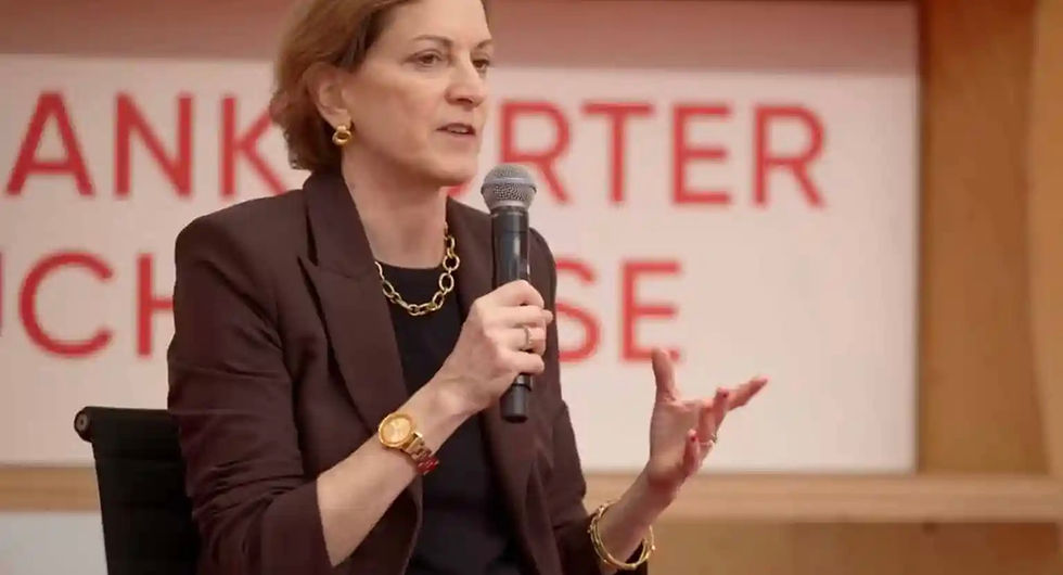 Anne Applebaum alerta para possível atuação do trumpismo nas eleições brasileiras de 2026