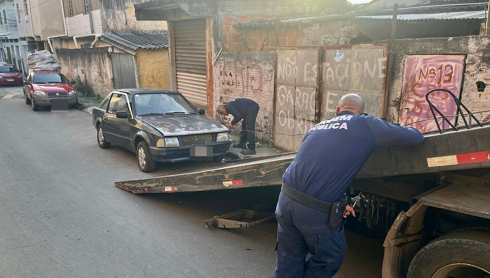 Ação contra veículos abandonados retira mais de 220 das ruas de Volta Redonda em cinco meses