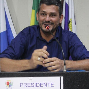 Dispensas em série e contratos suspeitos colocam gestão de Paulo Sandro sob pressão na Câmara de Barra Mansa