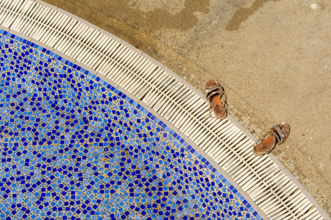 Is It Time to Remodel Your Pool? 5 Common Signs You Shouldn't Ignore 2 a1da76 9f0a6d5f3e7846fcbed2c088e7c901ef~mv2