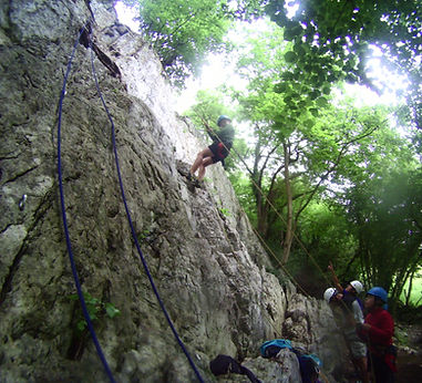 Falaise d'Initiation au rocher ecole d'Esquit