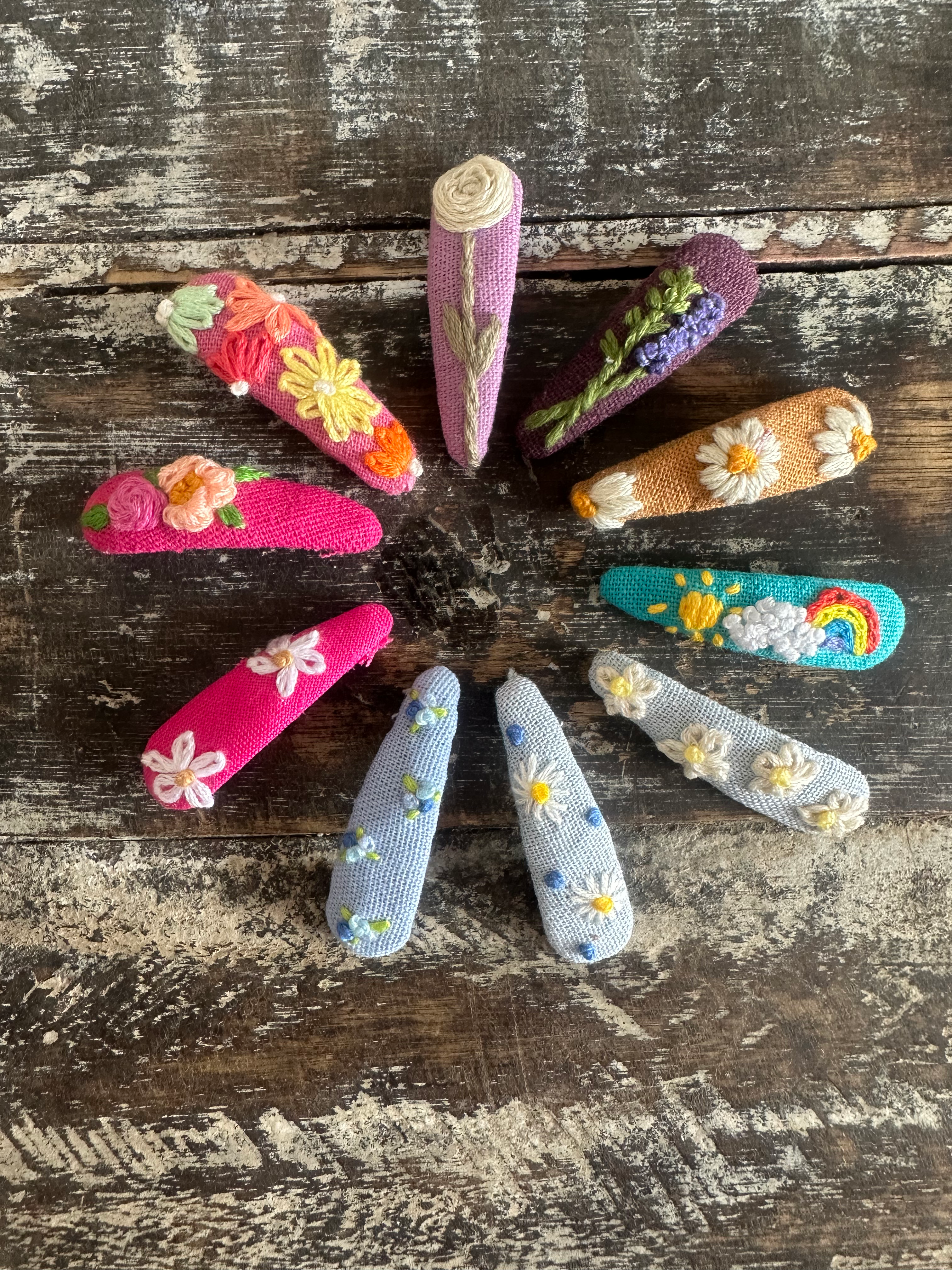 Tic tac bordado • Embroidered snap clip (5 cm)