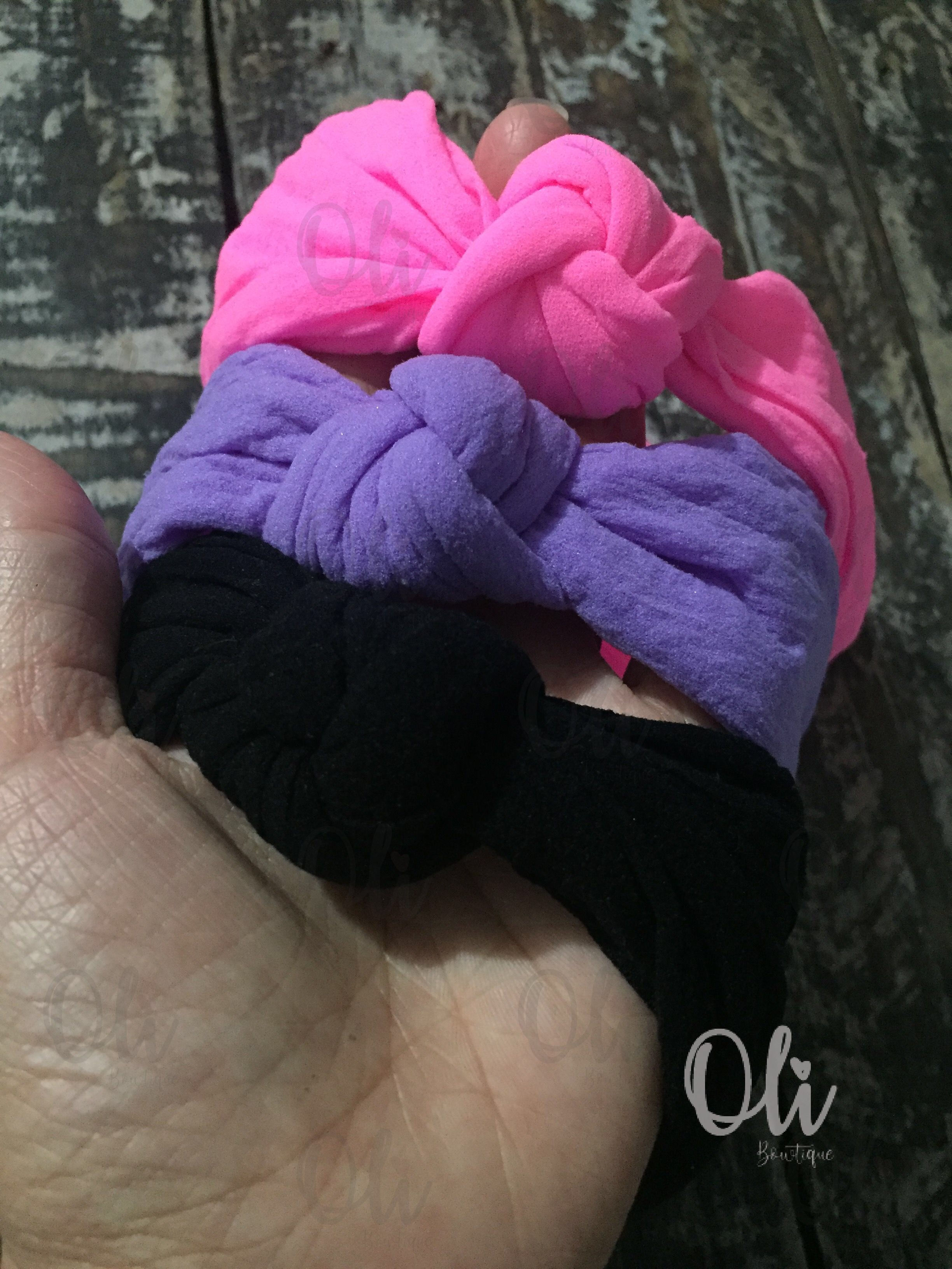 Turban knot headband •  Turbante de meia de seda com nó