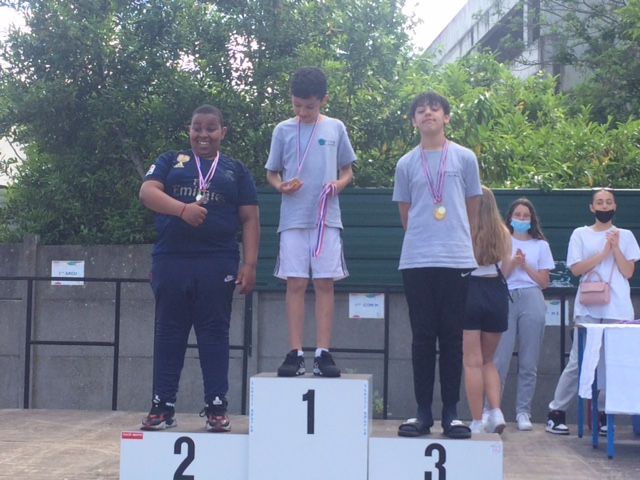 Podium ping pong
