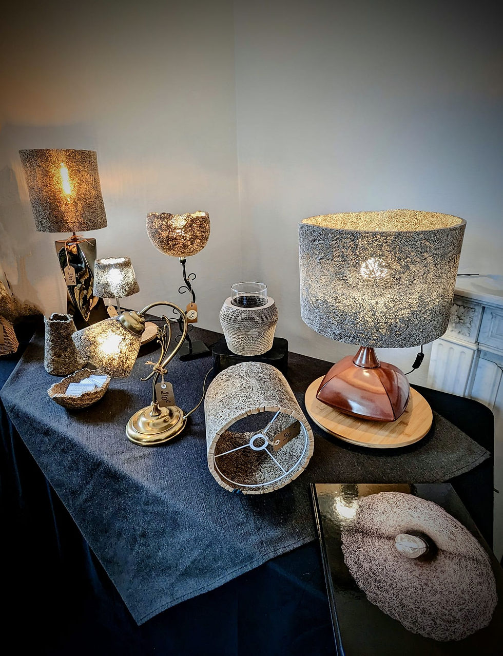 Stand lampes en carton