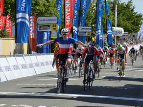 Victoire de Démare et show de Cosnefroy à Evron