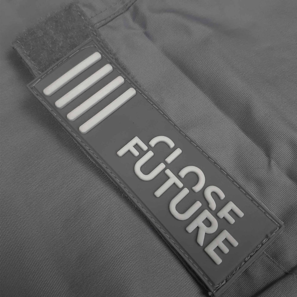 Miniature : Tracksuit – Grey top