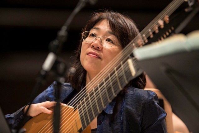 Shizuko Noiri, archlute
