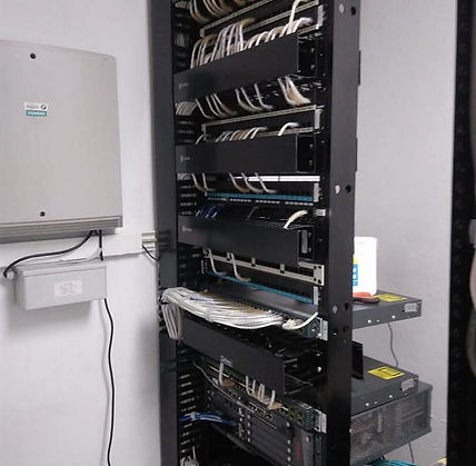 DESPUES ORDENAMIENTO Y ORGANIZACION DE RACK.jpeg