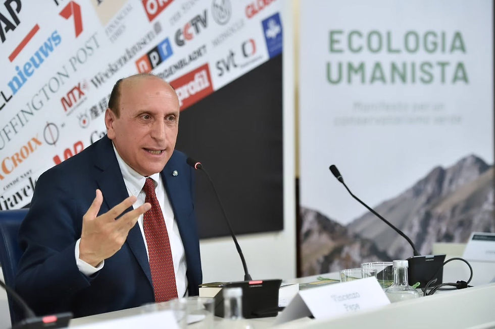 Il Prof. Pepe durante una convention