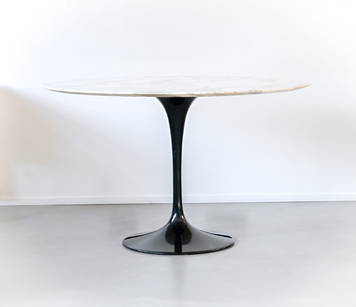 EERO SAARINEN - TULIPE