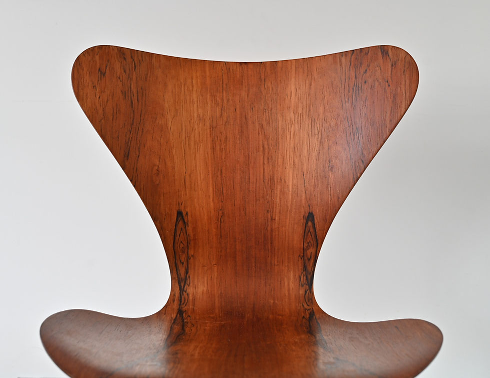 Thumbnail: ARNE JACOBSEN - SERIES 7